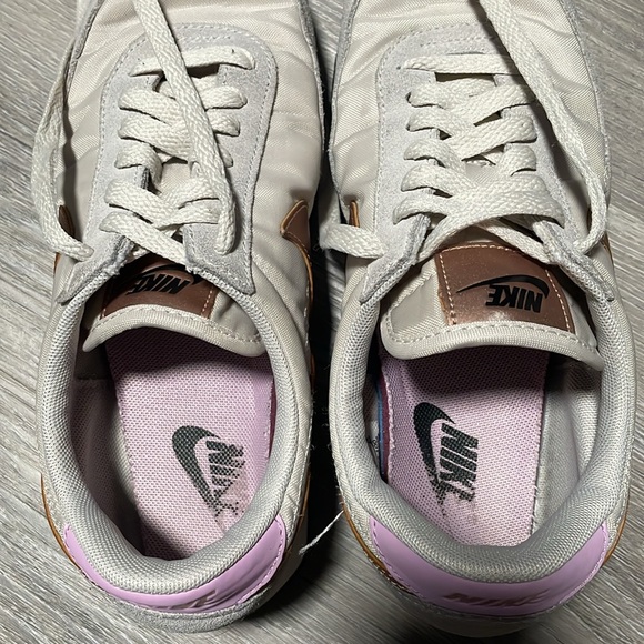 Nike Sneakers - Picture 5 of 6